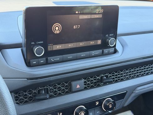 Certified 2023 Honda Accord LX image 25