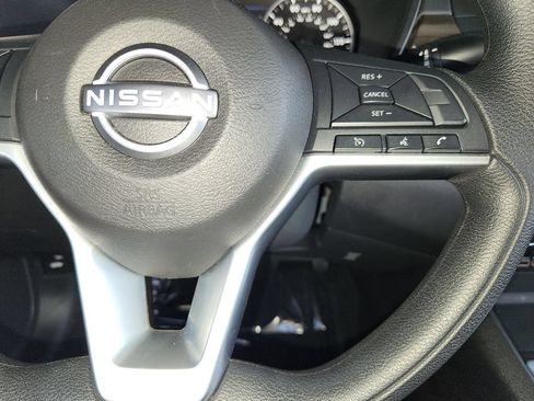 Used 2025 Nissan Altima 2.5 SV FWD image 25
