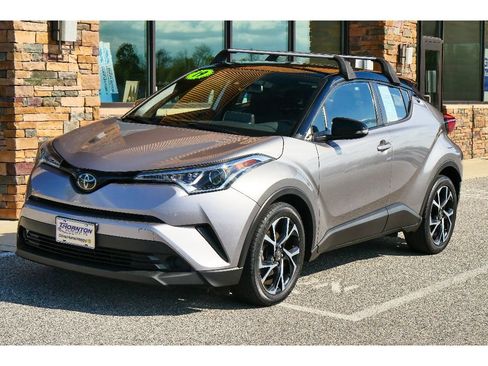 Used 2019 Toyota C-HR XLE FWD image 7