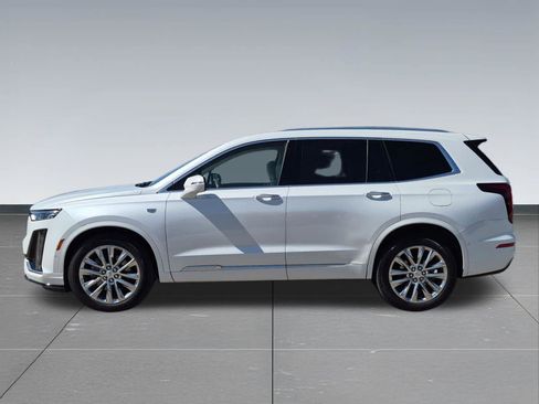 Used 2025 Cadillac XT6 Premium Luxury w/ Technology Package AWD/4WD image 3