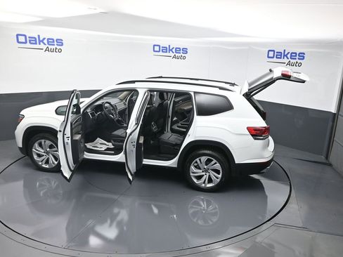 Used 2021 Volkswagen Atlas SE w/ Towing Package image 60