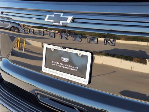 Used 2023 Chevrolet Suburban Z71 w/ Luxury Package image 14