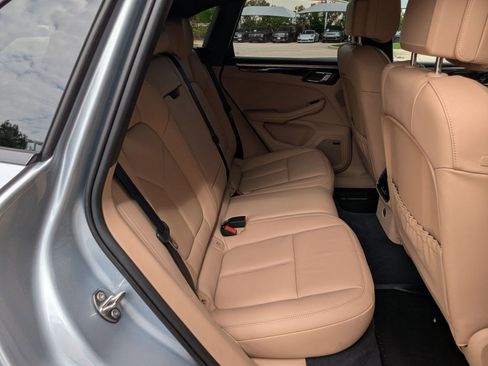 Certified 2026 Porsche Macan AWD/4WD image 23