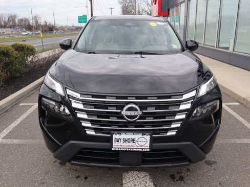 Certified 2025 Nissan Rogue SV AWD/4WD image 5