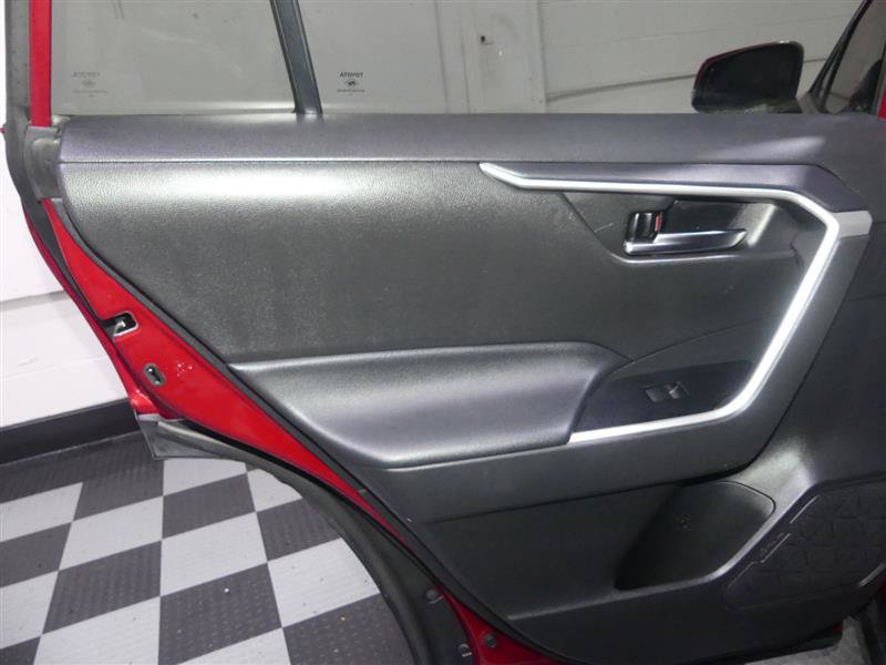 Used 2021 Toyota RAV4 XLE AWD/4WD image 25