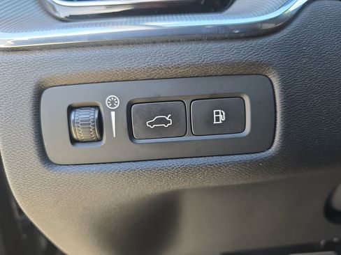 Used 2021 Volvo XC60 T8 R-Design w/ Protection Package Premier image 29