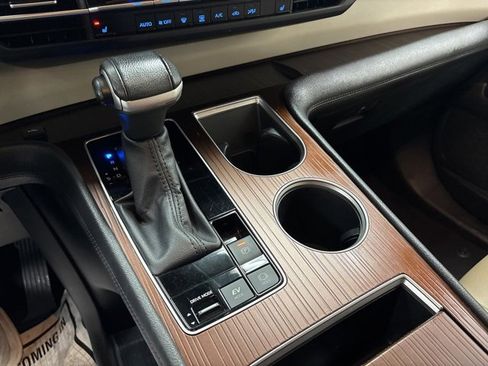 Used 2023 Toyota Sienna XLE image 23