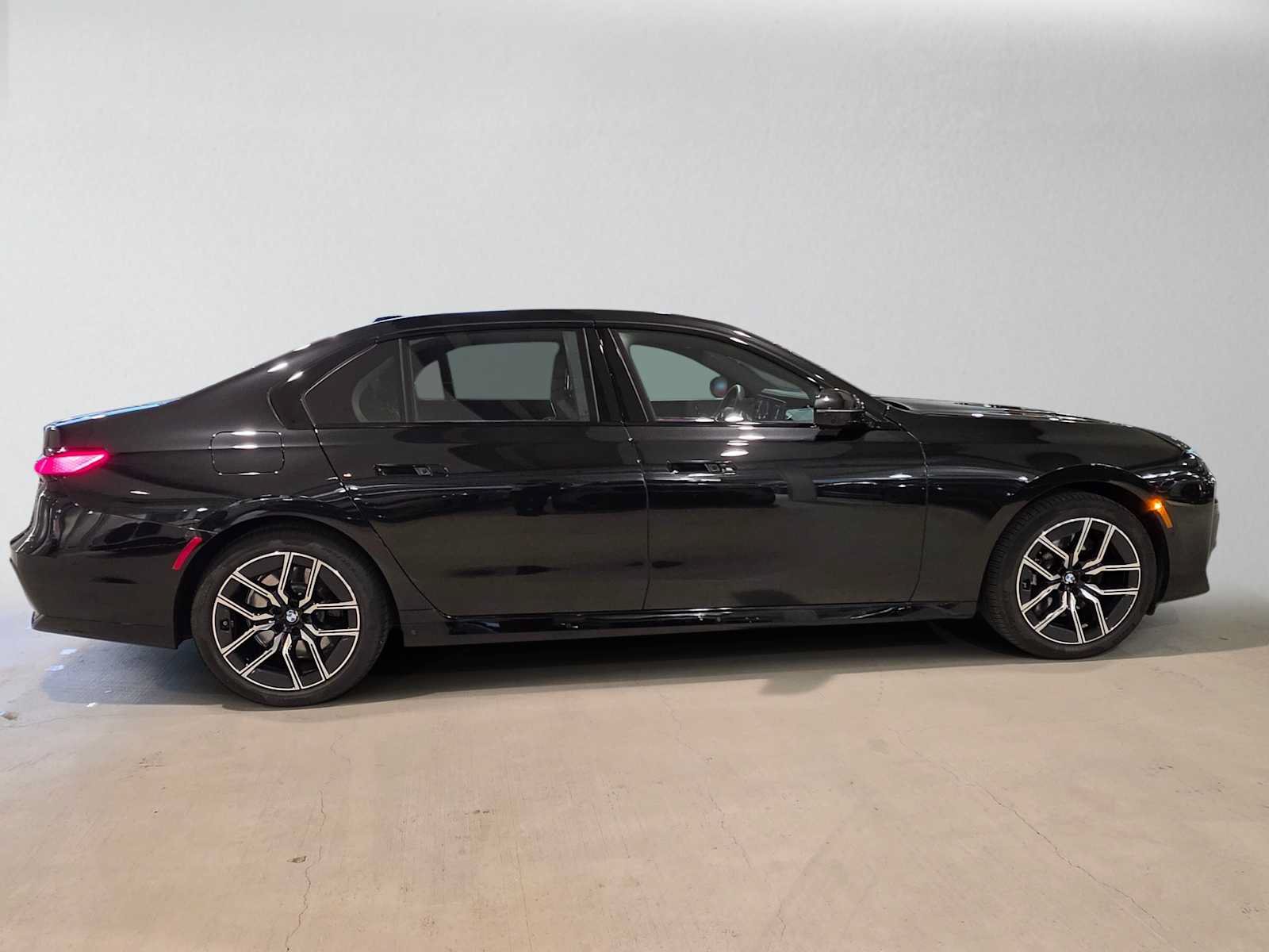 Used 2026 BMW 740i xDrive w/ Executive Package AWD/4WD image 2