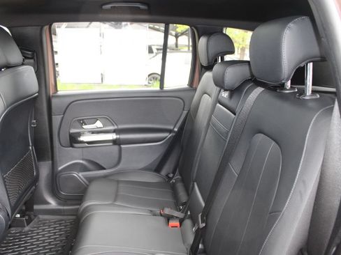 Used 2022 Mercedes-Benz GLB 250 4MATIC image 45