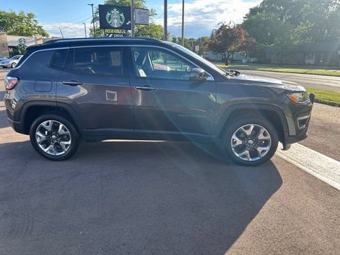 Used 2019 Jeep Compass Limited AWD/4WD image 4