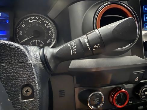 Used 2019 Toyota Tacoma TRD Sport w/ Technology Package AWD/4WD image 40