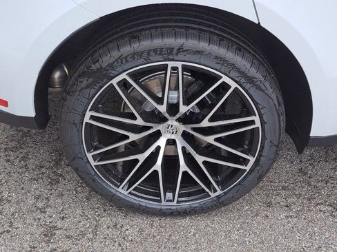 New 2026 Porsche Macan image 12