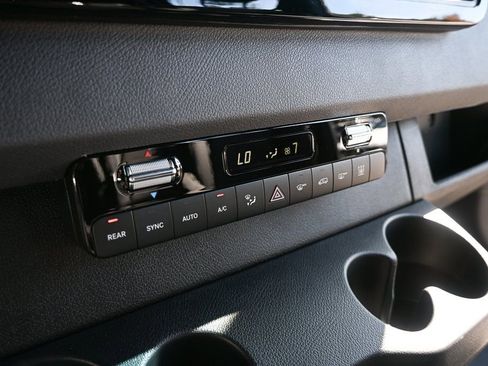 Used 2025 Mercedes-Benz Sprinter 2500 image 14