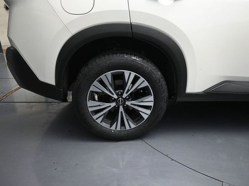 Used 2023 Nissan Rogue SV image 17