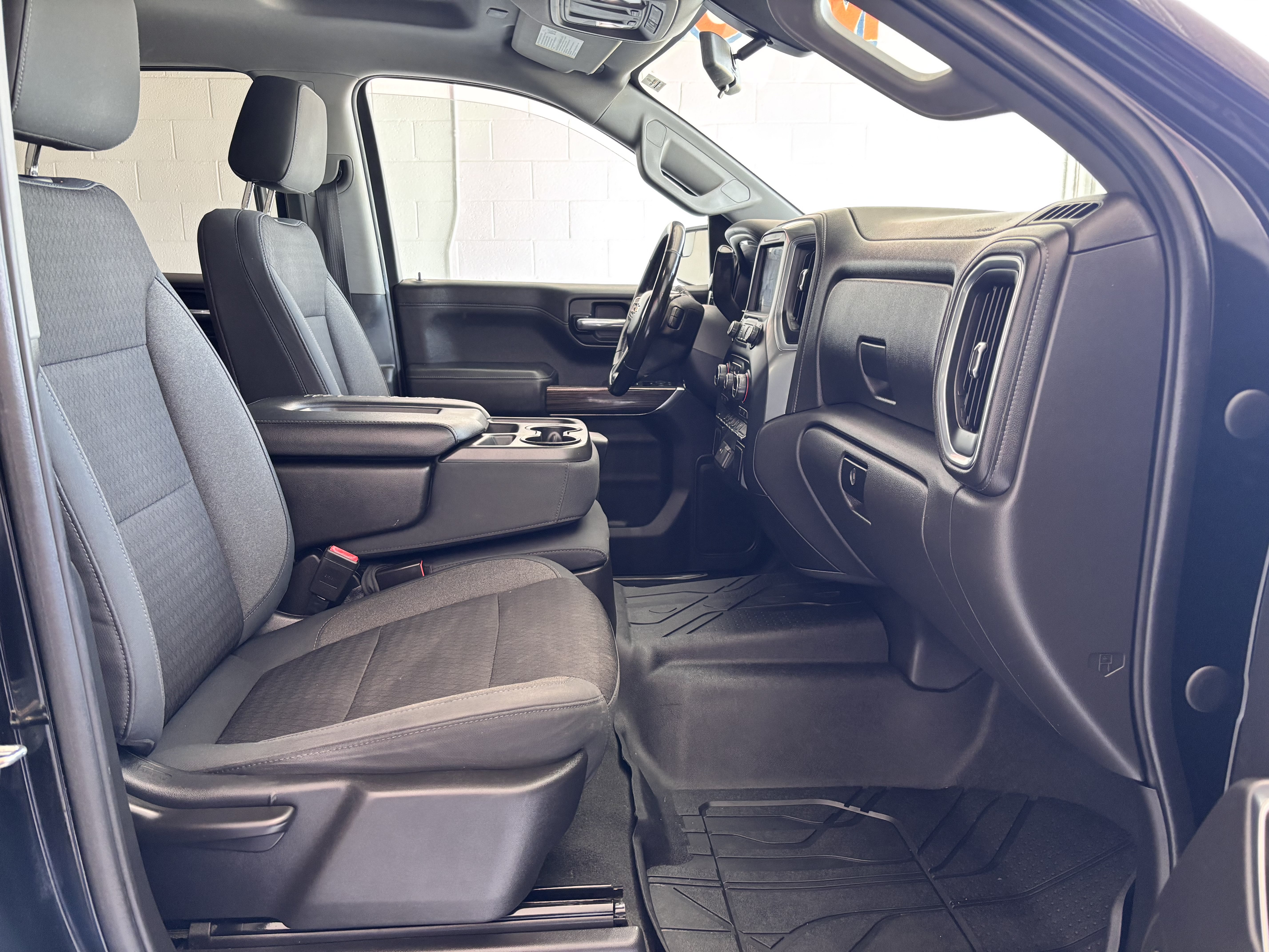 Used 2019 Chevrolet Silverado 1500 LT w/ Texas Edition AWD/4WD image 14