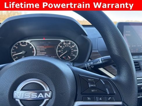 Used 2024 Nissan Altima 2.5 SV image 11