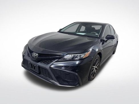 Used 2022 Toyota Camry SE FWD image 11