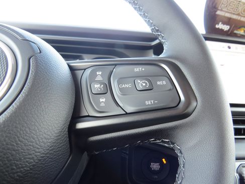 New 2025 Jeep Wrangler Unlimited Rubicon w/ XTREMEE 35" Tire Package image 23