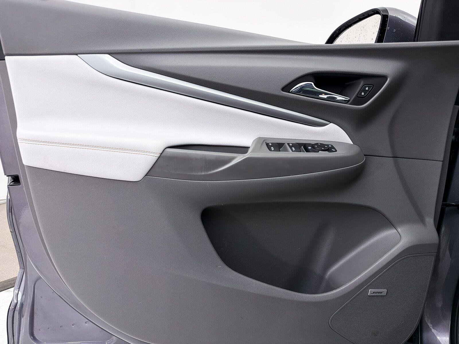 Used 2023 Chevrolet Bolt EUV Premier w/ Sun & Sound Package FWD image 19