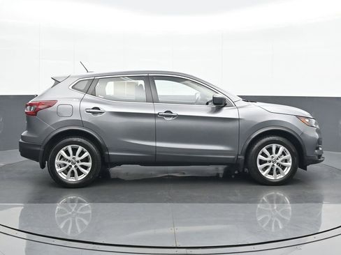 Used 2022 Nissan Rogue Sport S image 7