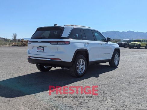 New 2025 Jeep Grand Cherokee 4WD image 5