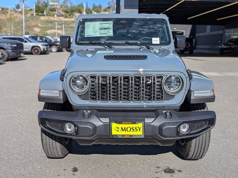 New 2026 Jeep Gladiator Sport image 2