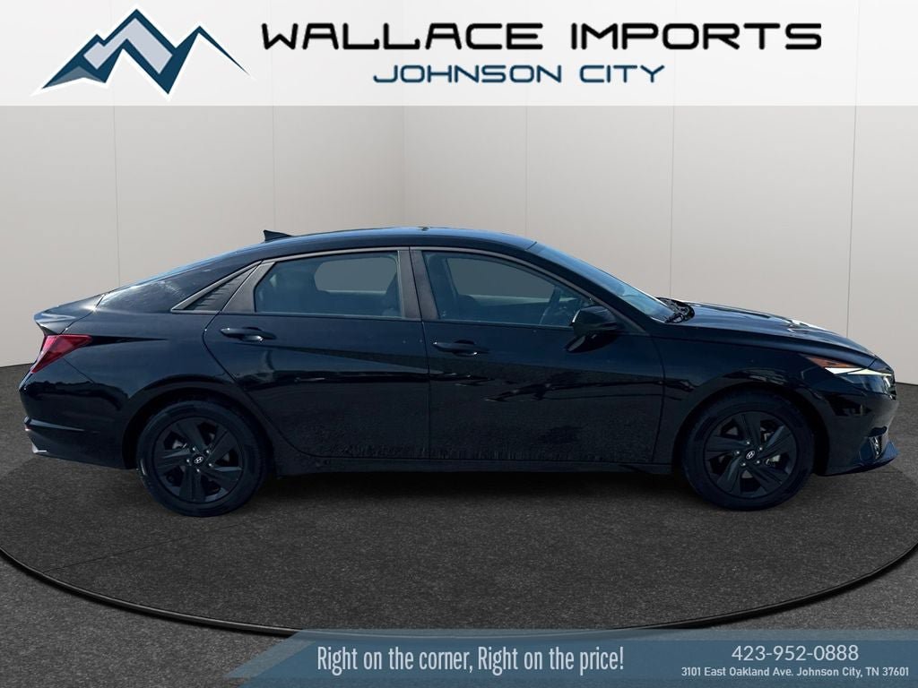 Used 2023 Hyundai Elantra SEL w/ Cargo Package FWD image 6