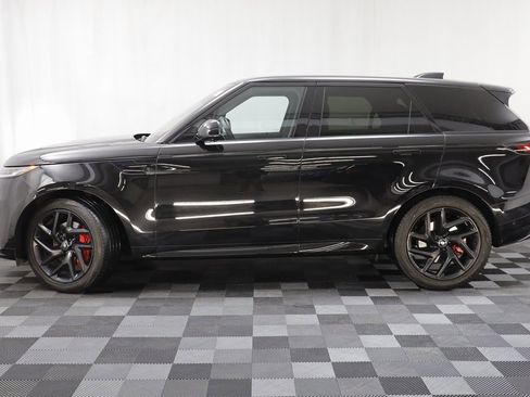 Used 2023 Land Rover Range Rover Sport SE Dynamic image 4