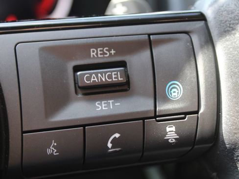 Used 2023 Nissan Rogue Platinum w/ Platinum Premium Package AWD/4WD image 37