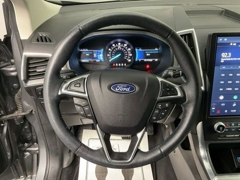 Used 2024 Ford Edge Titanium image 16