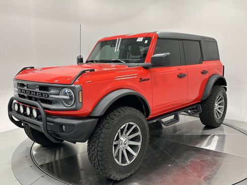 Used 2023 Ford Bronco Big Bend w/ Sasquatch Package image 3