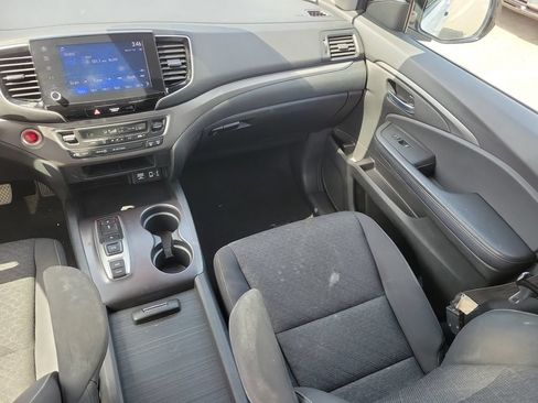 Used 2023 Honda Ridgeline Sport image 10