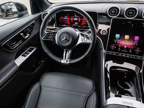 Certified 2025 Mercedes-Benz GLC 300 image 14