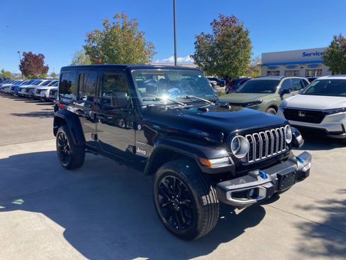 Used 2024 Jeep Wrangler Unlimited Sahara image 4