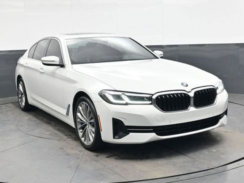 Used 2023 BMW 530i w/ Convenience Package RWD image 2