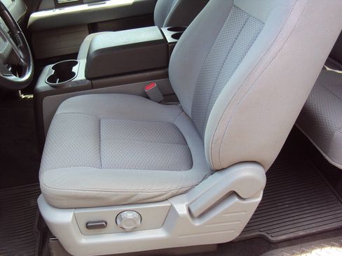 Used 2014 Ford F150 XLT w/ XLT Chrome Package AWD/4WD image 9