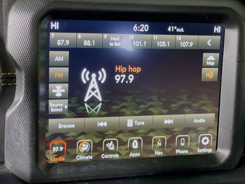 Used 2021 Jeep Wrangler Unlimited Sahara image 21