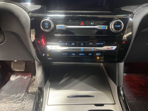 Used 2022 Ford Explorer ST-Line w/ Class IV Trailer Tow Package image 24