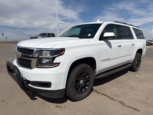 Used 2019 Chevrolet Suburban LT image 3