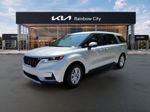 Used 2023 Kia Carnival LX FWD image 1