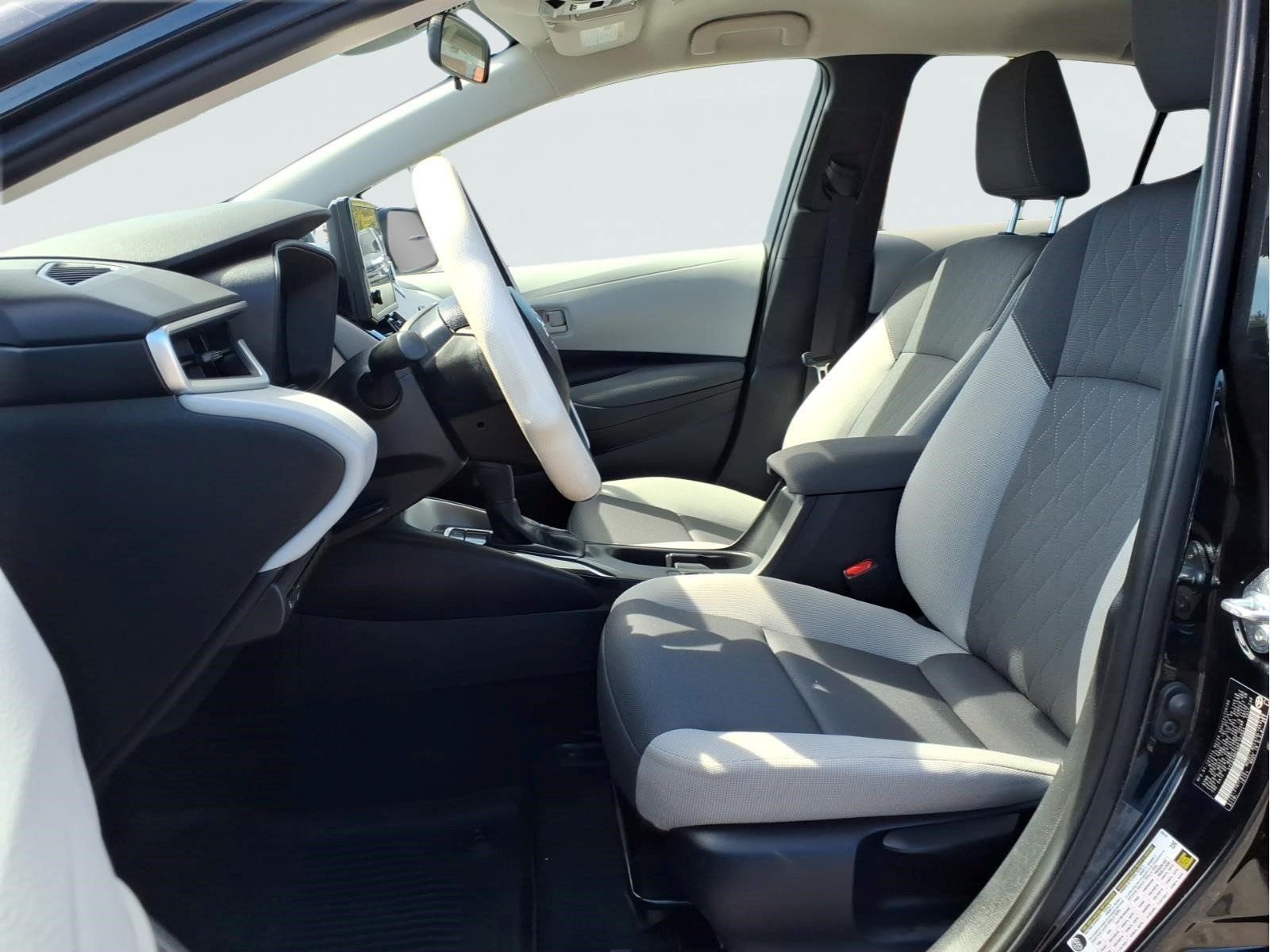 Used 2024 Toyota Corolla LE FWD image 17