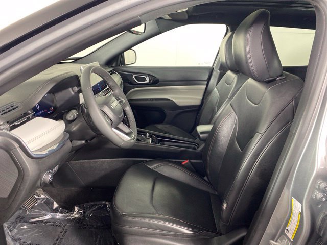 Used 2023 Jeep Compass Limited w/ Elite Group AWD/4WD image 18