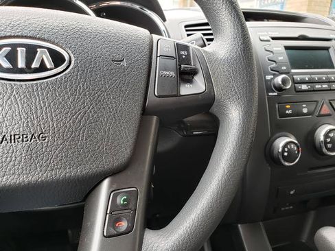 Used 2011 Kia Sorento LX w/ Convenience Pkg image 21