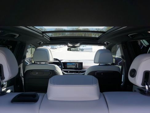 Used 2024 BMW X5 M60i w/ Climate Comfort Package image 33