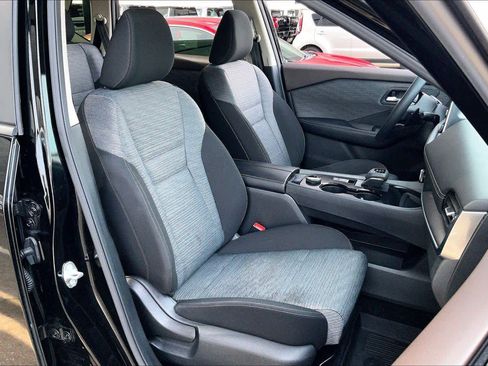 Certified 2023 Nissan Rogue SV image 7