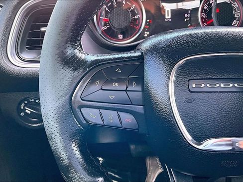 Certified 2016 Dodge Challenger SXT image 6