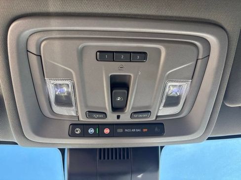 Used 2022 GMC Sierra 1500 Elevation w/ Elevation Premium Package AWD/4WD image 9