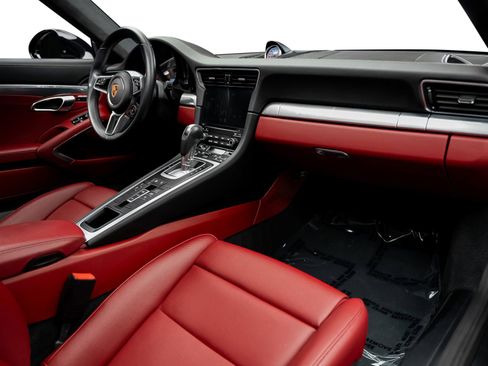 Used 2019 Porsche 911 Carrera S RWD image 2
