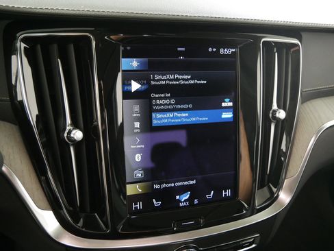 Used 2021 Volvo S60 T8 Inscription w/ Climate Package image 22