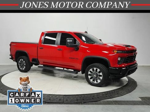 Used 2024 Chevrolet Silverado 2500 Custom w/ Custom Value Package AWD/4WD image 1